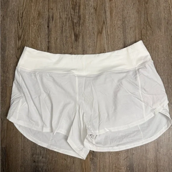Lululemon • Speed Up Low Rise Lined Shorts - Picture 5 of 11